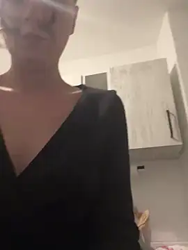 bunnythetailor online show from January 31, 2025, 10:52 pm