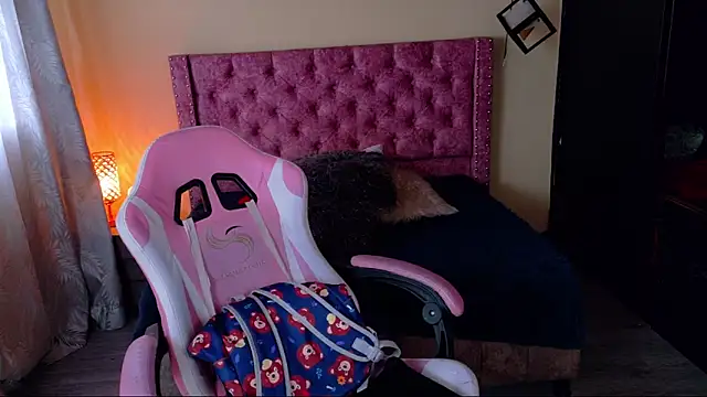 Sofii cutee online show from December 19, 2025, 12:29 pm