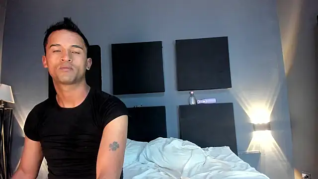 Nikki and Mayk online show from September 16, 2025, 4:02 am