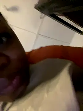 Boneca25 online show from November 25, 2025, 5:30 am