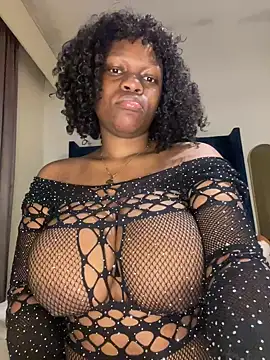 Boneca25 online show from March 14, 2025, 7:34 pm