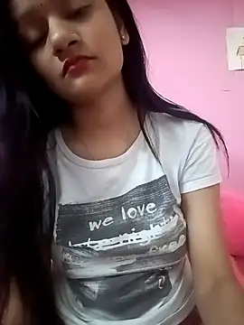 Snapshot of Tanu-00 chatting on January 18, 2026, 7:39 pm Tanu-00 online show from January 18, 2026, 7:39 pm