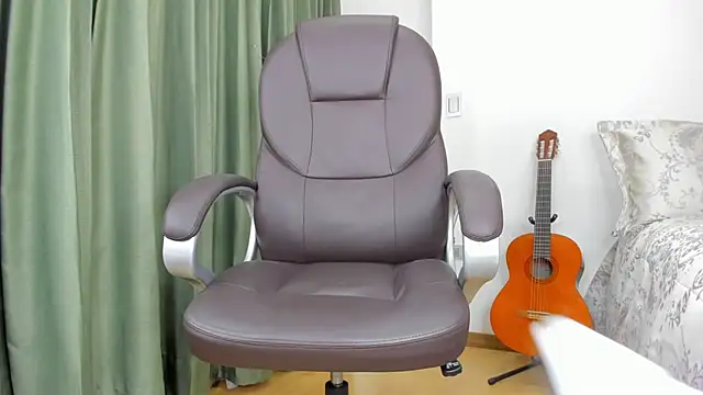 Snapshot of Tombarden chatting on February 13, 2025, 10:11 pm Tombarden online show from February 13, 2025, 10:11 pm