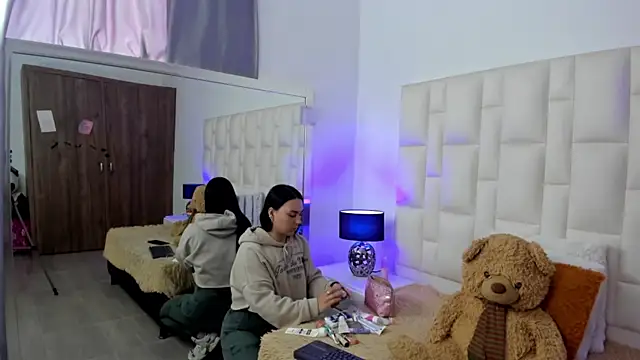 Ariana rouse online show from March 30, 2026, 4:19 pm