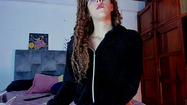 Snapshot of Isangel_ chatting on September 30, 2025, 4:51 am Isangel online show from September 30, 2025, 4:51 am