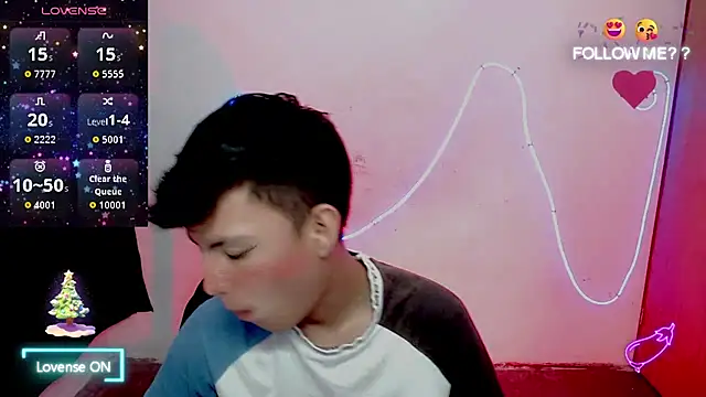 Snapshot of Alexxx_lov chatting on December 20, 2025, 12:52 pm Alexxx lov online show from December 20, 2025, 12:52 pm