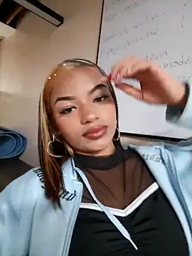 Snapshot of CanelaDevil_ chatting on March 12, 2025, 7:36 pm CanelaDevil online show from March 12, 2025, 7:36 pm