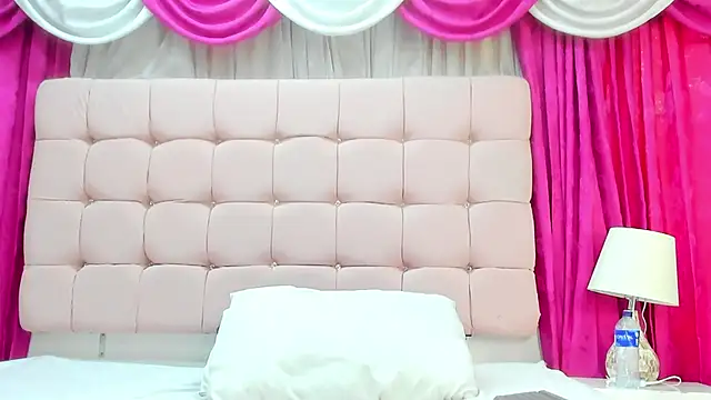 Snapshot of CanelaDevil_ chatting on September 29, 2025, 8:14 pm CanelaDevil online show from September 29, 2025, 8:14 pm