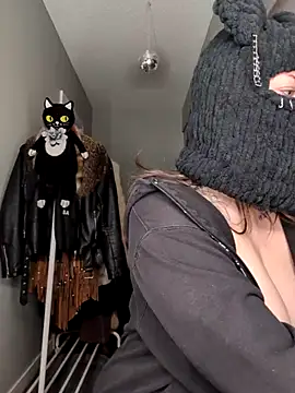 goblingirl888 online show from October 30, 2025, 6:12 am