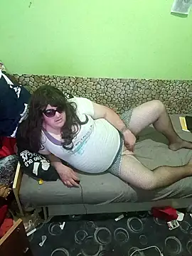 Snapshot of Adrianka chatting on June 24, 2026, 2:43 am Adrianka online show from June 24, 2026, 2:43 am