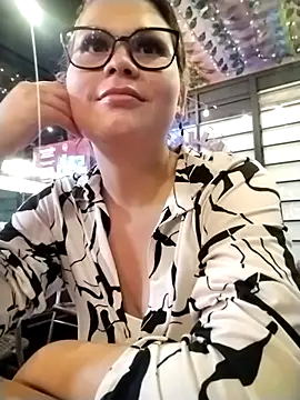 Vale Saenzz online show from March 1, 2025, 2:26 am