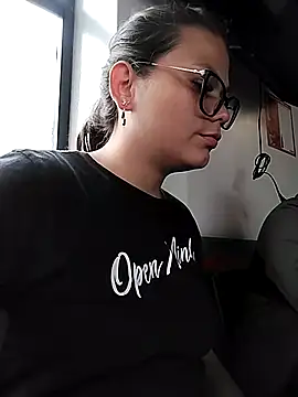 Vale Saenzz online show from March 2, 2025, 7:08 pm