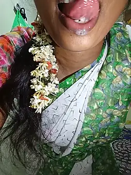 Snapshot of TeluguammayiMahi chatting on July 31, 2026, 2:11 am TeluguammayiMahi online show from July 31, 2026, 2:11 am