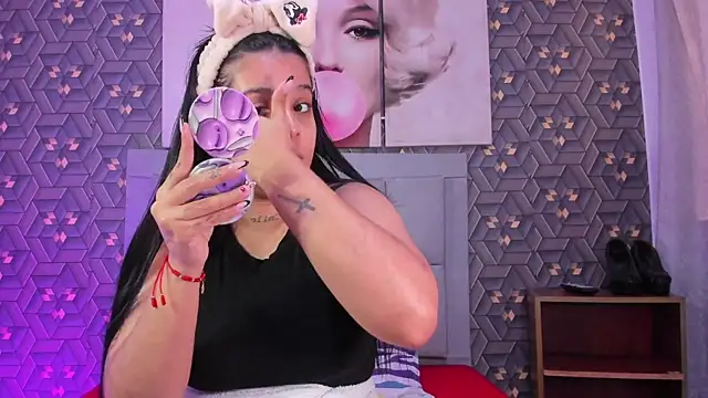 Snapshot of Emily_rivera78 chatting on February 9, 2026, 5:44 pm Emily rivera78 online show from February 9, 2026, 5:44 pm