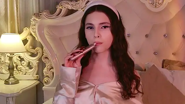 GIGI DAV online show from November 10, 2025, 8:58 pm