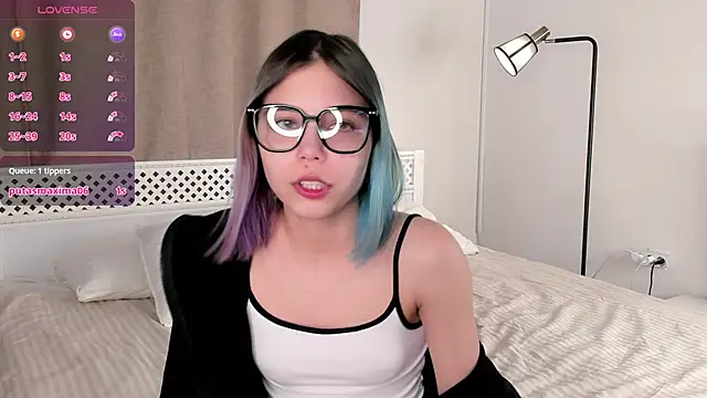 Snapshot of DarelleFare chatting on March 15, 2025, 10:57 am DarelleFare online show from March 15, 2025, 10:57 am