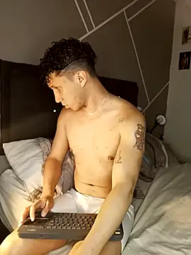 AngeloColleen online show from October 3, 2025, 5:03 pm