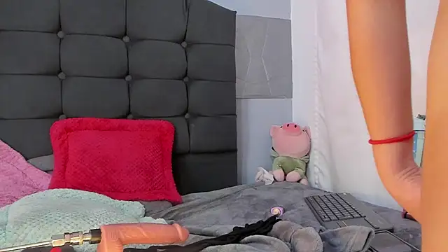 Snapshot of Alice_evans_lov chatting on March 19, 2025, 10:33 am Alice evans lov online show from March 19, 2025, 10:33 am