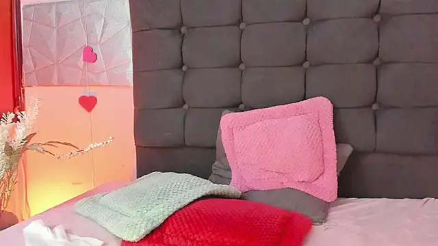 Snapshot of Alice_evans_lov chatting on February 14, 2025, 8:21 am Alice evans lov online show from February 14, 2025, 8:21 am