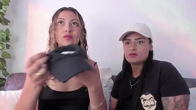 Snapshot of my_melody chatting on November 19, 2025, 8:09 pm my melody online show from November 19, 2025, 8:09 pm