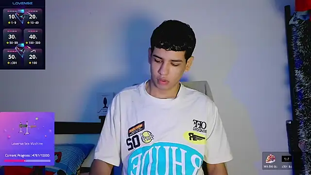 Snapshot of Santiago-Thompson chatting on February 9, 2026, 7:34 pm Santiago-Thompson online show from February 9, 2026, 7:34 pm