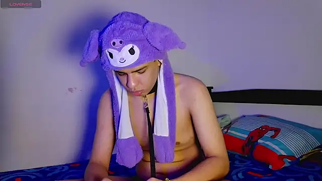 Snapshot of Santiago-Thompson chatting on February 13, 2026, 7:25 pm Santiago-Thompson online show from February 13, 2026, 7:25 pm