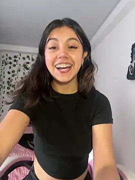 LiLy kIndly online show from November 14, 2025, 6:33 pm