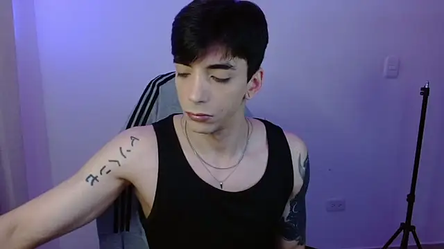 H3ll B0I online show from March 8, 2026, 11:41 pm