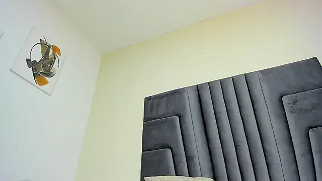 EvaQueen   online show from February 6, 2025, 11:04 pm