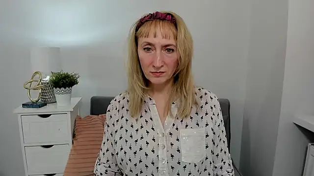 Snapshot of MargaretMilf69 chatting on March 9, 2025, 10:30 am MargaretMilf69 online show from March 9, 2025, 10:30 am