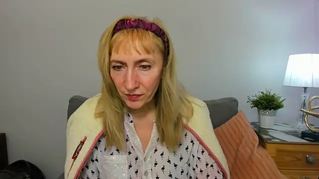 Snapshot of MargaretMilf69 chatting on February 25, 2025, 4:14 pm MargaretMilf69 online show from February 25, 2025, 4:14 pm