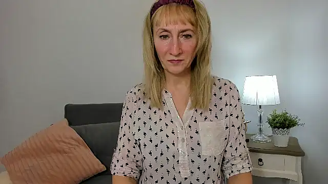 Snapshot of MargaretMilf69 chatting on February 28, 2025, 1:25 pm MargaretMilf69 online show from February 28, 2025, 1:25 pm