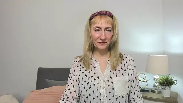 Snapshot of MargaretMilf69 chatting on March 22, 2025, 10:28 am MargaretMilf69 online show from March 22, 2025, 10:28 am