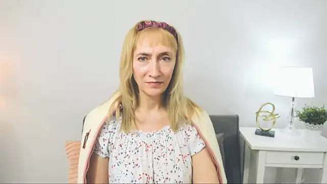 Snapshot of MargaretMilf69 chatting on February 15, 2025, 9:27 am MargaretMilf69 online show from February 15, 2025, 9:27 am