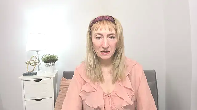 Snapshot of MargaretMilf69 chatting on March 14, 2025, 1:24 pm MargaretMilf69 online show from March 14, 2025, 1:24 pm