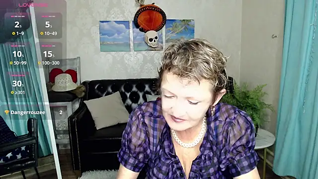 Snapshot of SexyGrandma_ chatting on October 20, 2025, 5:13 pm SexyGrandma  online show from October 20, 2025, 5:13 pm