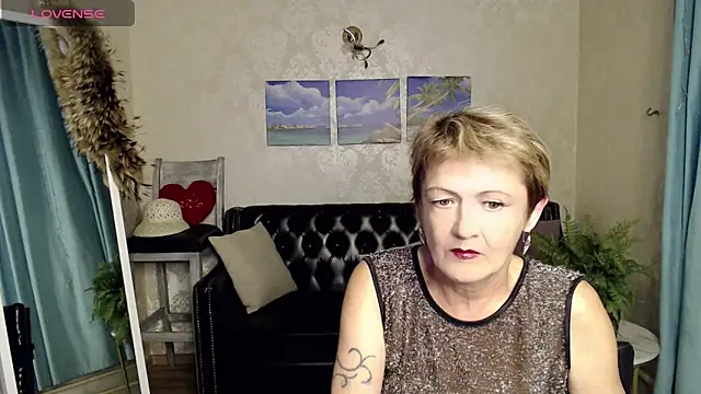Snapshot of SexyGrandma_ chatting on October 3, 2025, 5:03 pm SexyGrandma  online show from October 3, 2025, 5:03 pm