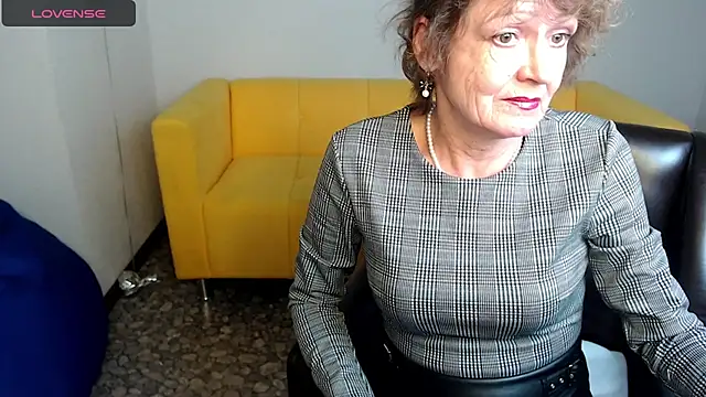 Snapshot of SexyGrandma_ chatting on February 25, 2025, 8:32 pm SexyGrandma  online show from February 25, 2025, 8:32 pm