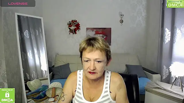 Snapshot of SexyGrandma_ chatting on September 16, 2025, 5:14 pm SexyGrandma  online show from September 16, 2025, 5:14 pm