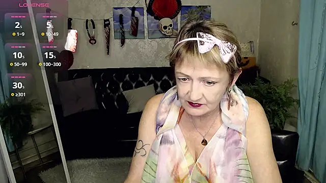 SexyGrandma  online show from October 31, 2025, 4:03 pm
