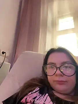 Snapshot of DearAlise chatting on March 1, 2026, 10:04 am DearAlise online show from March 1, 2026, 10:04 am