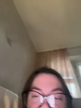 DearAlise online show from December 19, 2025, 11:23 am