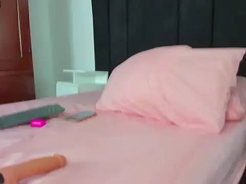 Annita001 online show from April 12, 2026, 12:08 pm