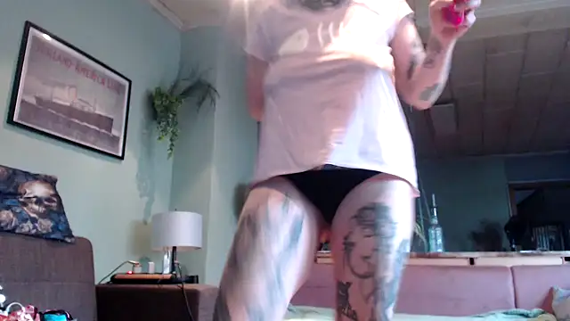 Astrid-Gilbert online show from January 30, 2025, 8:22 am