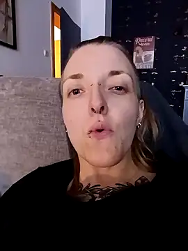 Astrid-Gilbert online show from February 22, 2025, 9:37 pm