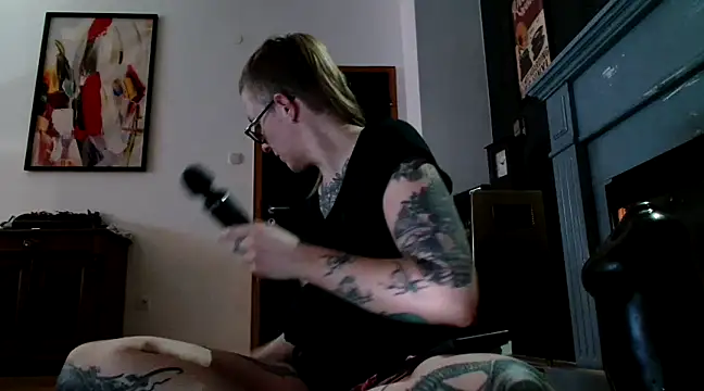 Astrid-Gilbert online show from February 23, 2025, 12:51 am