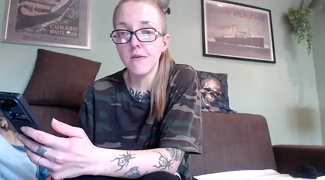 Astrid-Gilbert online show from February 26, 2025, 9:01 am