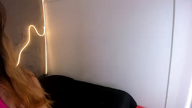 Shanntal  online show from January 31, 2026, 7:56 pm