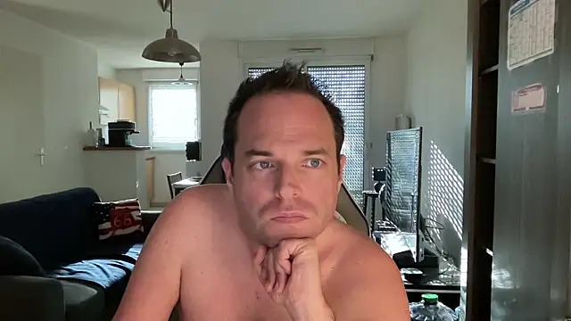 Funnyjul31 online show from March 2, 2025, 4:03 pm