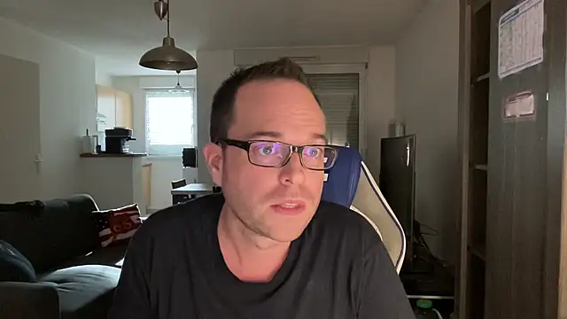 Funnyjul31 online show from March 8, 2025, 4:06 pm